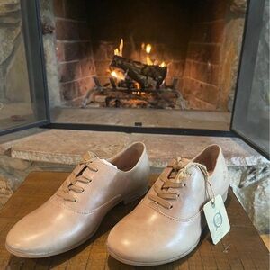 BORN Gila Natural Leather Flats Lace-Up Oxford Shoes